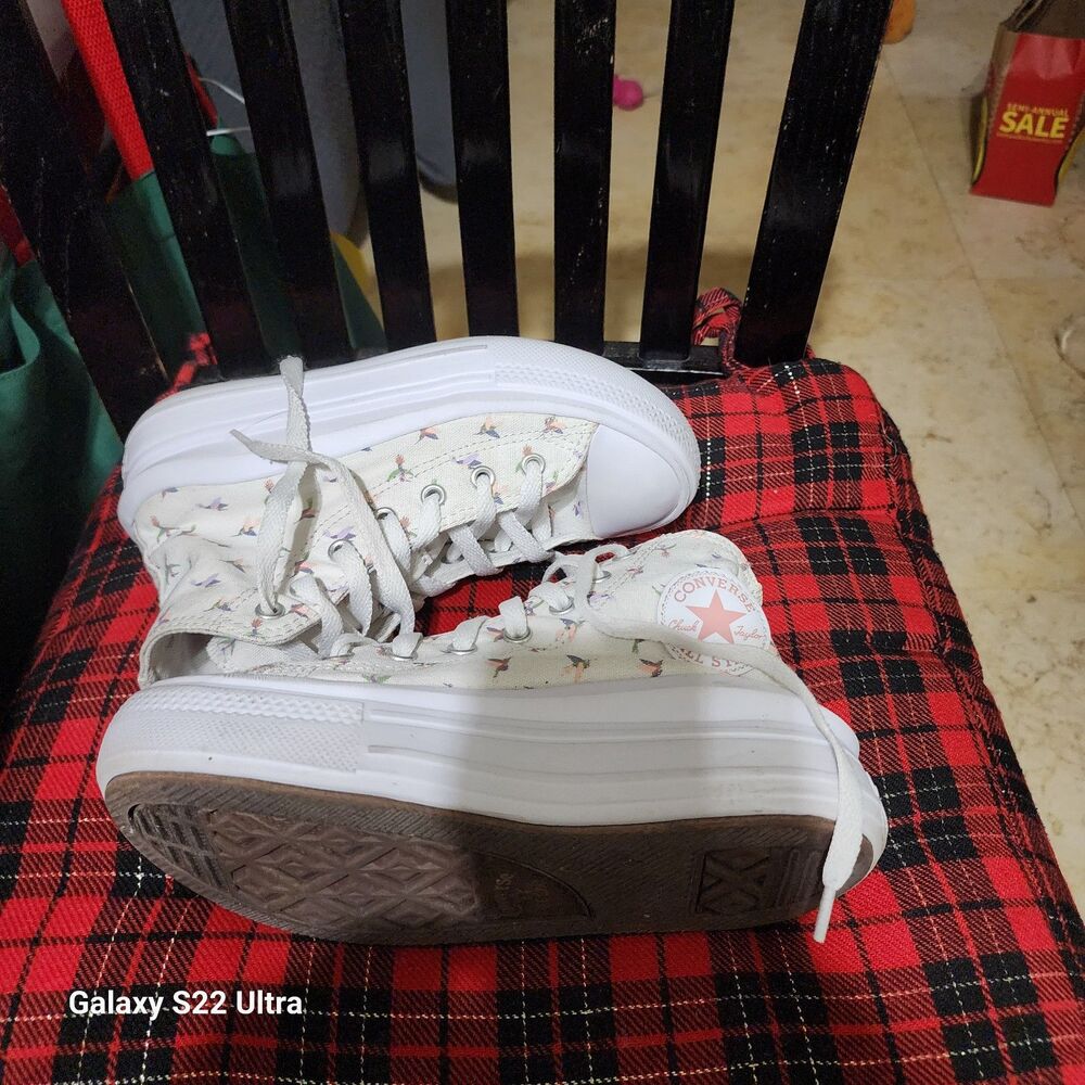 Converse - Picture 3 of 8